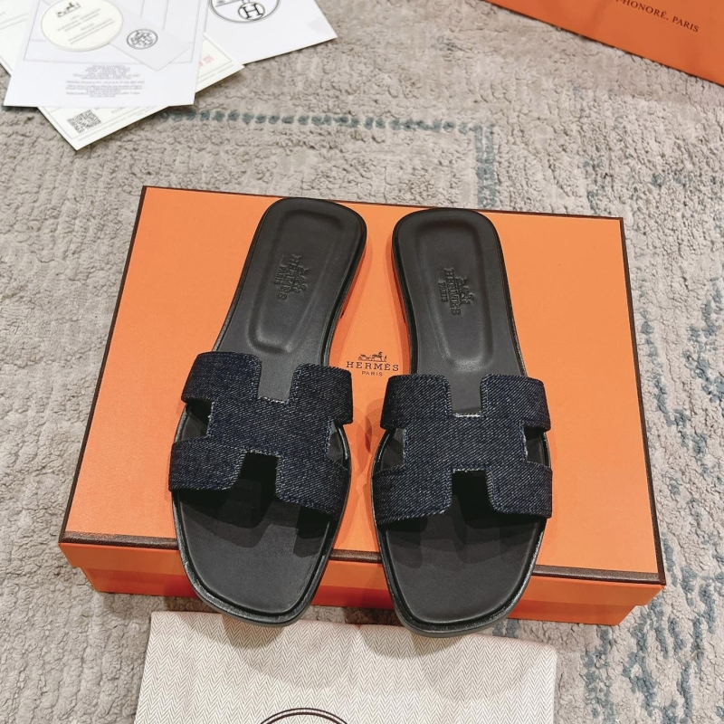 H**mes slippers